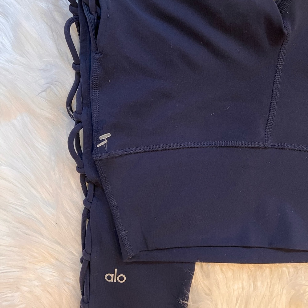Alo Yoga High Rise Interlace Leggings Navy Blue
Size S Lace Up Athleisure - Picture 4 of 5